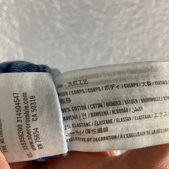 Hollister Ultra High Rise Dad Jean - Picture 11 of 11